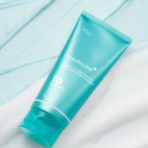 MEDICUBE Acid Niacinamide Deep Clean Foam Cleanser 120g